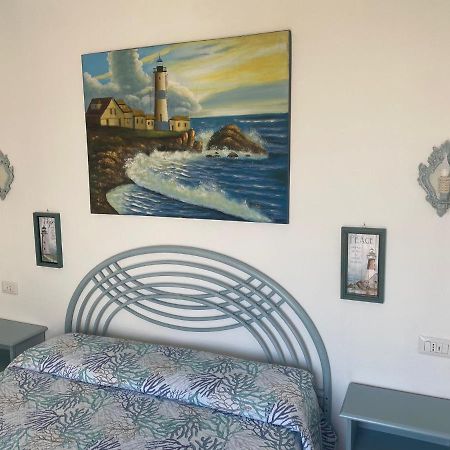 B&B A Due Passi Dal Mare Baja Sardinia Zewnętrze zdjęcie
