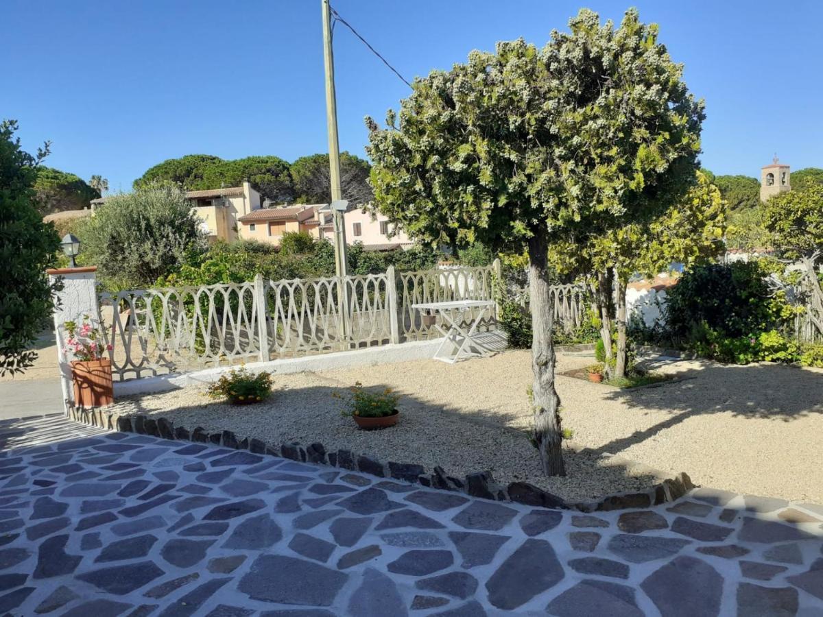 B&B A Due Passi Dal Mare Baja Sardinia Zewnętrze zdjęcie