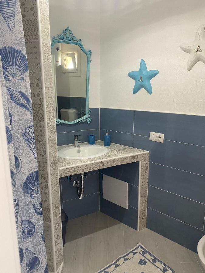 B&B A Due Passi Dal Mare Baja Sardinia Zewnętrze zdjęcie