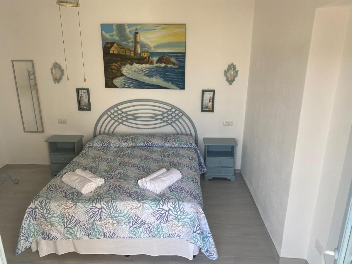 B&B A Due Passi Dal Mare Baja Sardinia Zewnętrze zdjęcie