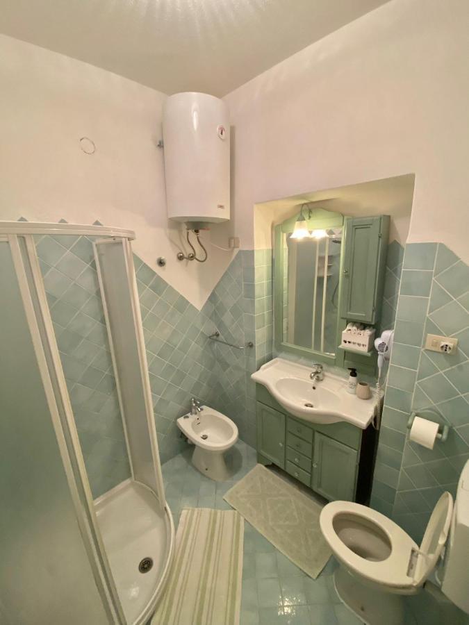 B&B A Due Passi Dal Mare Baja Sardinia Zewnętrze zdjęcie