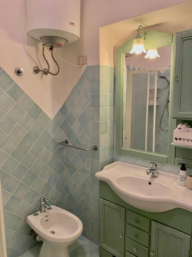 B&B A Due Passi Dal Mare Baja Sardinia Zewnętrze zdjęcie