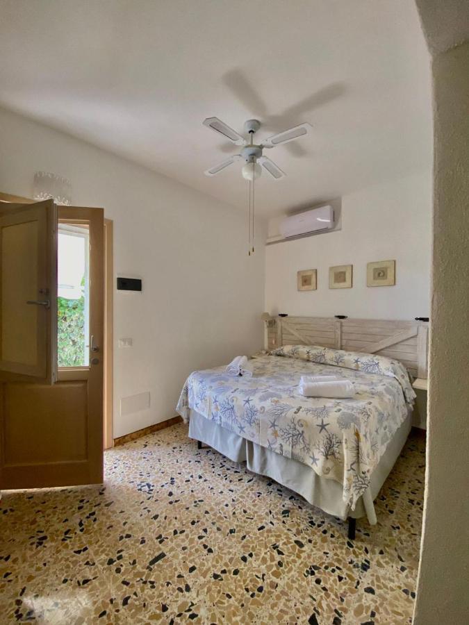 B&B A Due Passi Dal Mare Baja Sardinia Zewnętrze zdjęcie