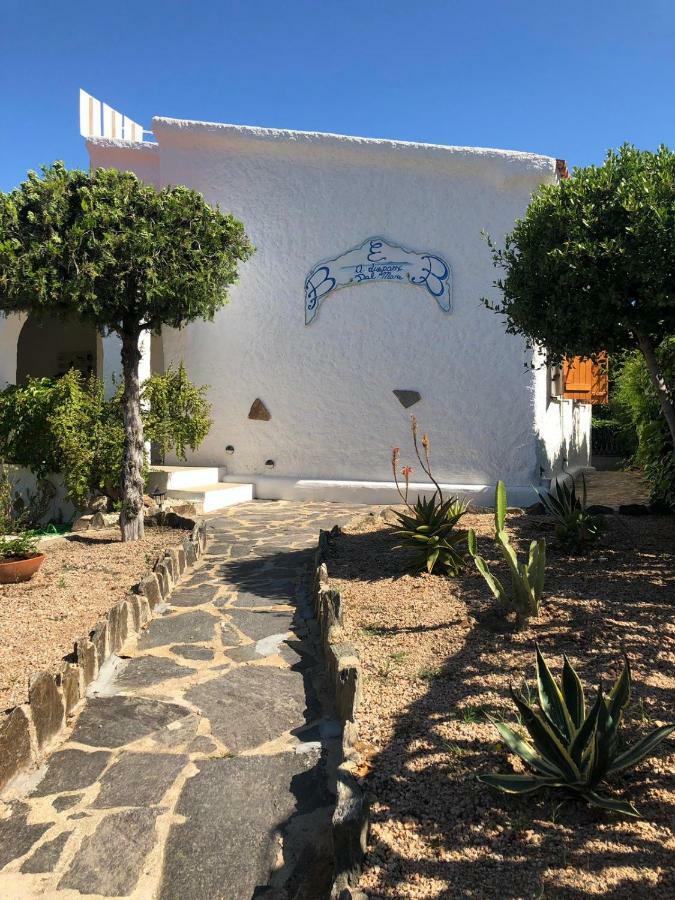 B&B A Due Passi Dal Mare Baja Sardinia Zewnętrze zdjęcie